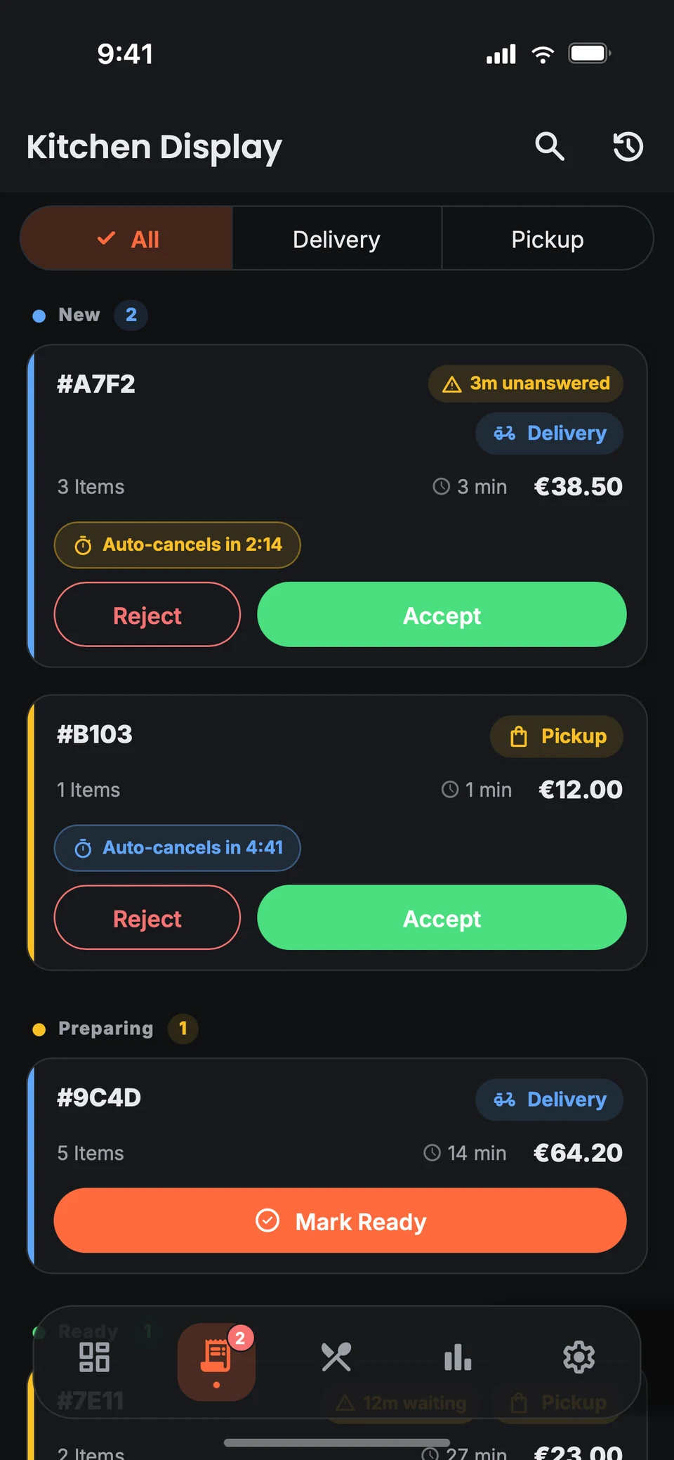 Kitchen display of incoming orders in the Nibblify Partner app on iPhone (screenshot)
